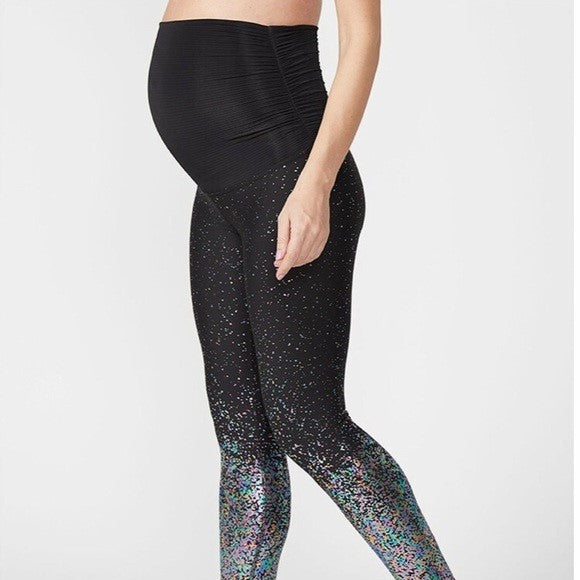 BEYOND YOGA LEGGING Alloy Ombre Maternity Midi Black Iridescent Speckl –  StyleLabsBKK